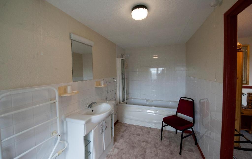 Cwmwennol Country House Saundersfoot Room photo